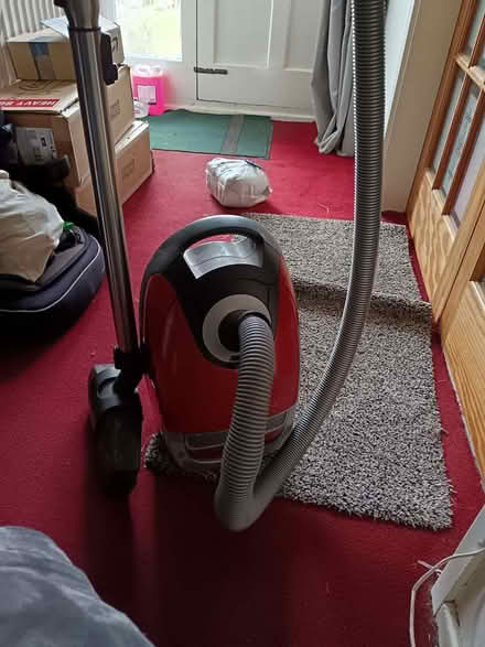 Photo of free vacuum cleaner (The Rock TF3) #2