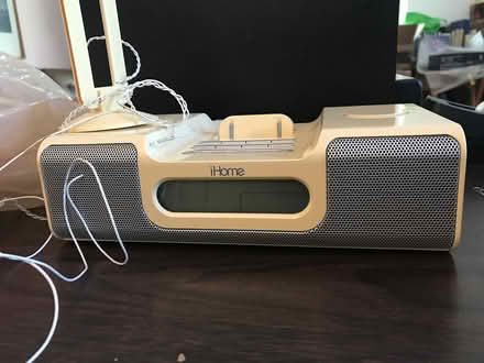 Photo of free Ihome clock radio (Santa Clara) #1