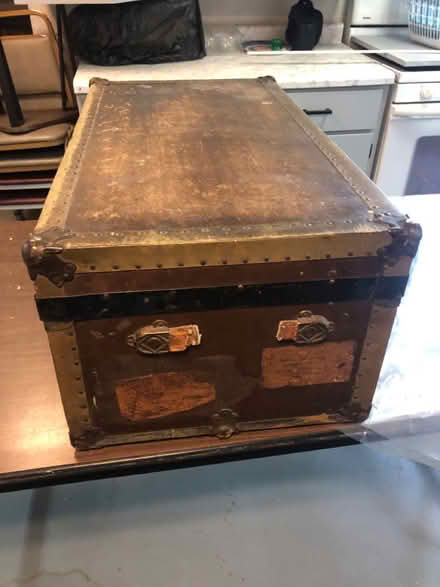 Photo of free Old steamer trunk (Lombard) #4