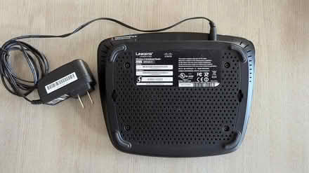 Photo of free LinkSys Broadband Router WRT54G2 V1 (Solana Beach) #2