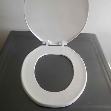 Photo of free White Toilet Seat (Round) (Barrhaven) #2