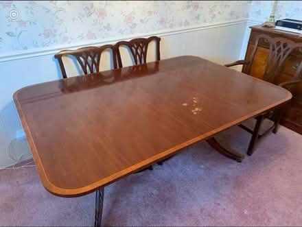 Photo of free Dining room table and chairs (Berkeley, Illinois) #1