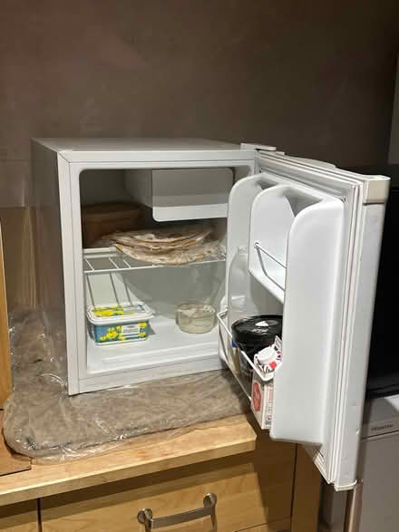 Photo of free Small fridge with ice box (Se6 2ha) #1