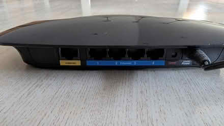 Photo of free LinkSys Broadband Router WRT54G2 V1 (Solana Beach) #4