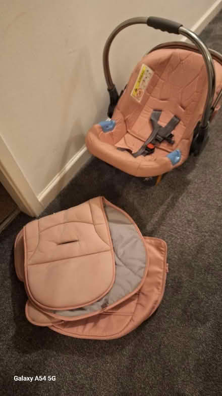 Photo of free Baby car seat pink (Sheffield S6 upperthorpe) #2