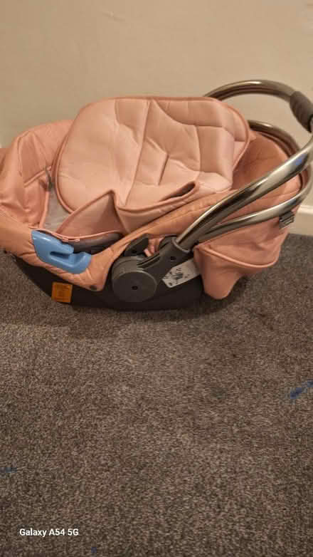 Photo of free Baby car seat pink (Sheffield S6 upperthorpe) #1