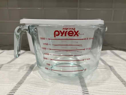 Photo of free 2 qt/8 cup Pyrex bowl w/handle (NE Pleasanton) #1