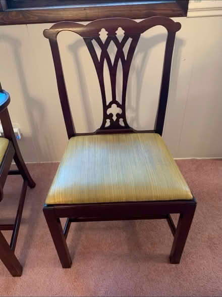 Photo of free Dining room table and chairs (Berkeley, Illinois) #4