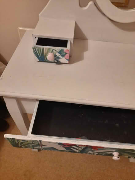 Photo of free Small dressing table (Greenhill sheffield S87rl) #2