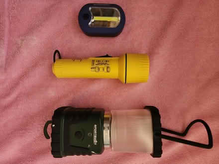 Photo of free 3 battery lights (Palo Alto (Barron Park)) #1