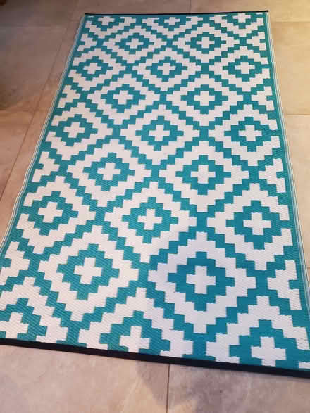 Photo of free Green Outdoor Plastic Rug (Bearwood B67) #1