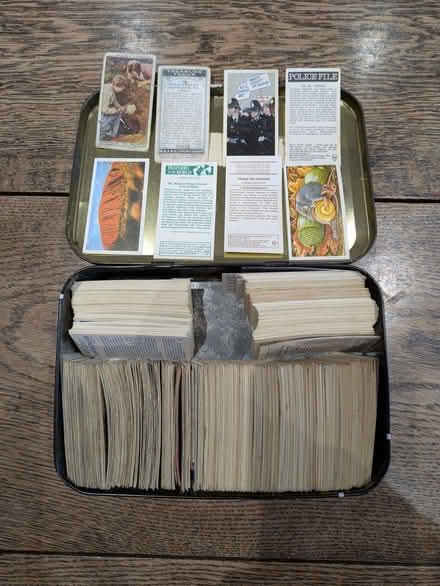 Photo of free Collectors' vintage Brooke Bond and cigarette cards (Finstall B60) #1