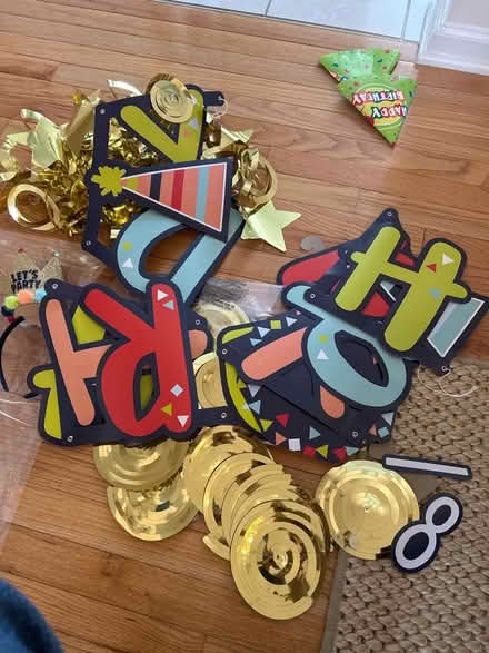 Photo of free Birthday Sign and Misc Decorations (Academy Hill area/Warrenton) #1