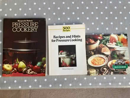 Photo of free Pressure cooker and slow cooker recipe books (Whitegrove RG42) #1