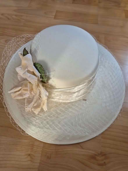 Photo of free Ladies hat (Norcot RG30) #1