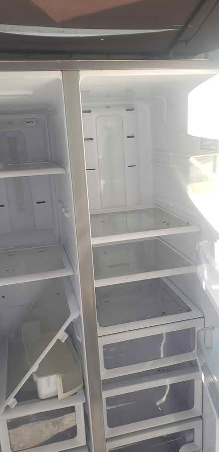 Photo of free Samsung refrigerator (La Mesa) #1