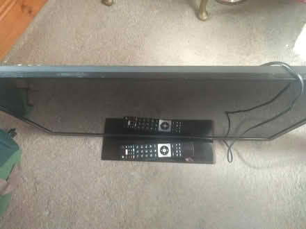 Photo of free 32" tv/dvd (Wallasey CH44) #1