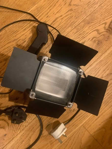 Photo of free 2 photography / filming / animation lights (Sutton Pools OX14) #2