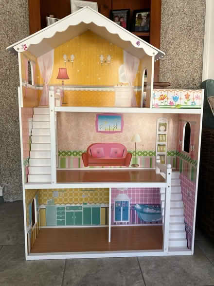 Photo of free Awesome doll house (Havertown) #2