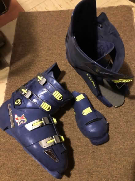 Photo of free Lange XR7 ski boots for parts or? (Browns Line/Lakeshore) #1