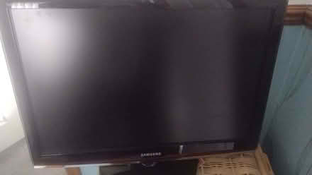 Photo of free Samsung syncmaster t240 TV (Wokingham RG40) #1