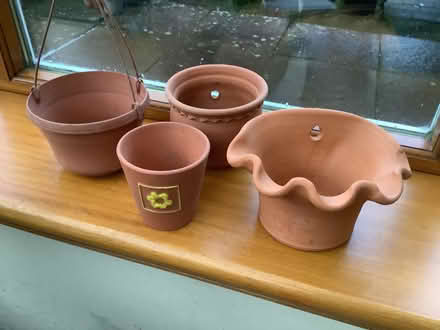 Photo of free 4 different small planters, 2 are terracotta (Deanburn EH26) #1