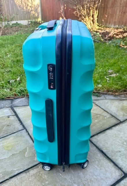 Photo of free Suitcase (Denby DE5) #3