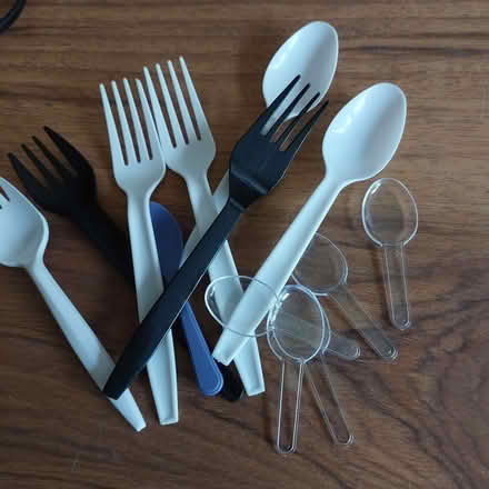 Photo of free plastic spoons and forks and 3ML plastic transfer pipettes (Fords Farm RG31) #2