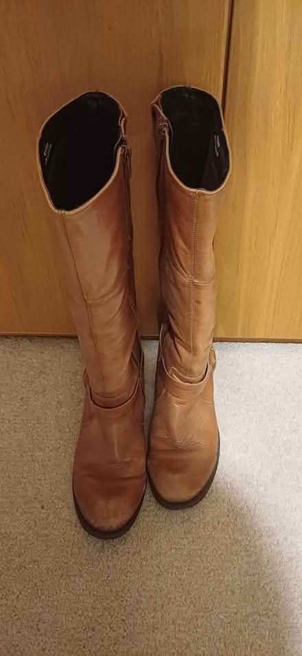 Photo of free Tan boots (Winkwell HP1) #2