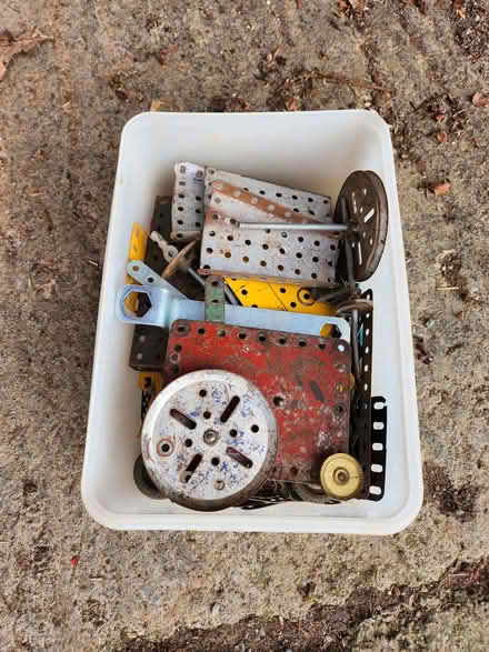 Photo of free Small box of old meccano (Owlbury SY15) #1