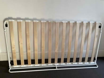 Photo of free Trundle bed base (Croydon) #1