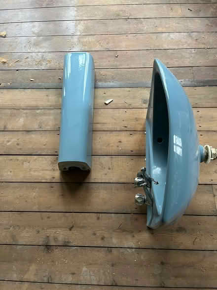 Photo of free Blue bathroom basin & pedestal (Bassingbourn SG8) #1