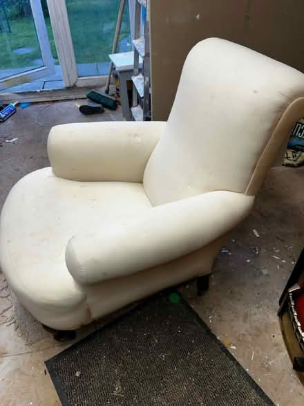 Photo of free Victorian style chair (Stamford) #1