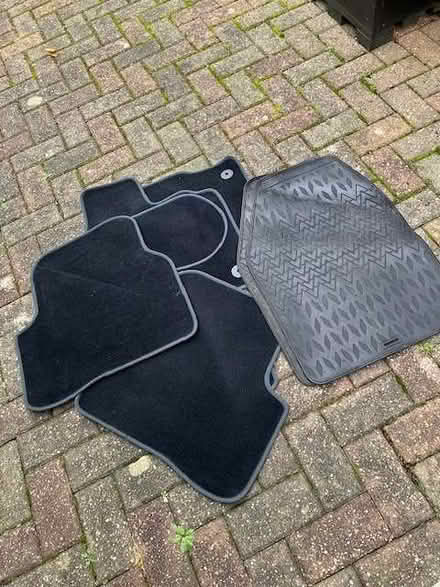 Photo of free Selection of car mats for VW Passat (CT17) #1