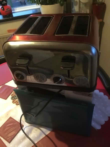 Photo of free 4 Slice “Red” Toaster (Mansfield Woodhouse NG19) #1