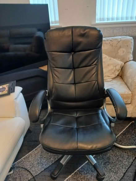 Photo of free Office / computer chair (Dorrington SY5) #1