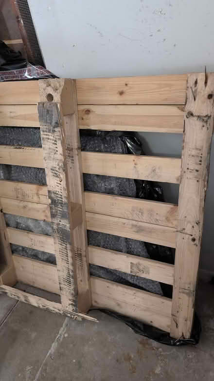 Photo of free 2 large wood pallets + 1 damaged (Miraloma) #4