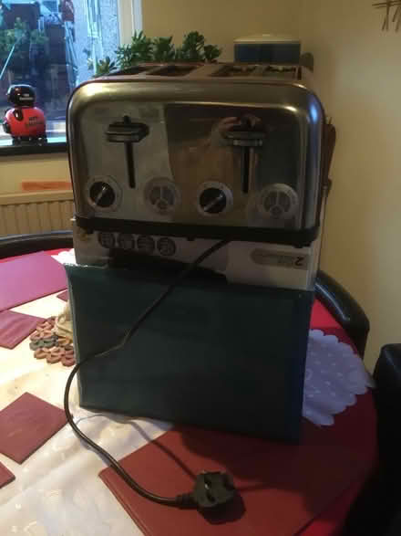 Photo of free 4 Slice “Red” Toaster (Mansfield Woodhouse NG19) #2