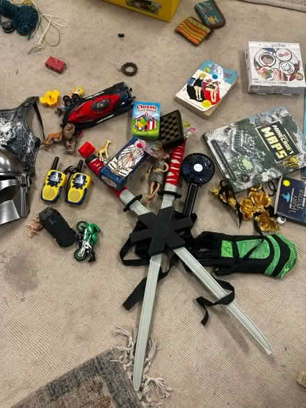 Photo of free Assorted Like- new toys ages 5-10 (Downtown fairfax) #4