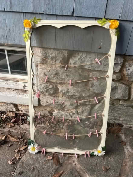 Photo of free Decorative photo hanger (Roland park/Evergreen) #2