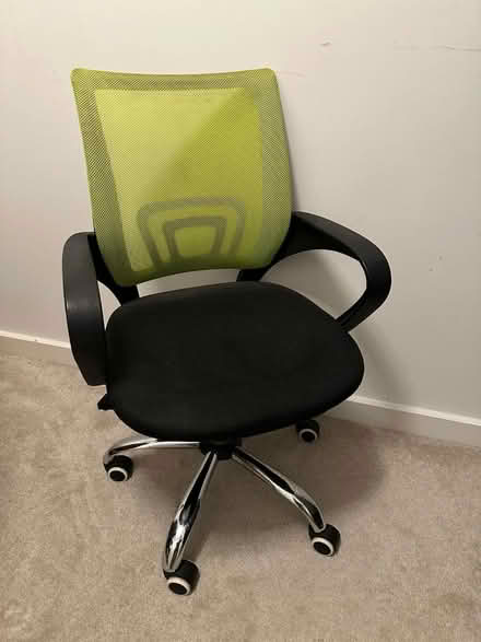 Photo of free Chair (SG16) #1