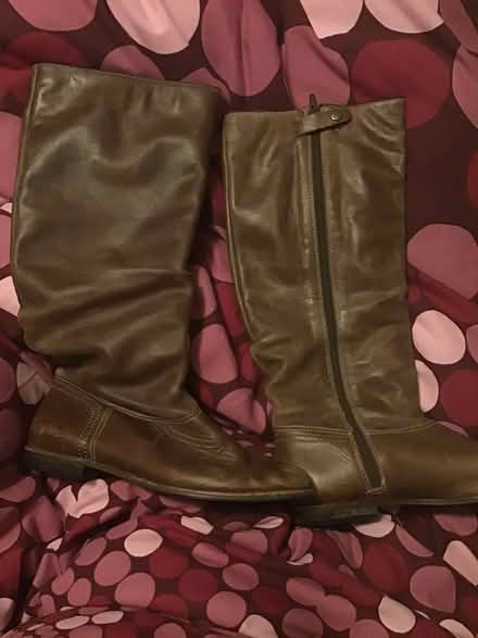 Photo of free Leather boots (BS94sj) #3