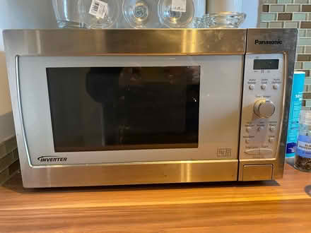 Photo of free Microwave - must go today (Walthamstow E17) #1