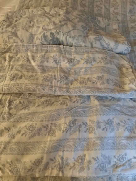 Photo of free King Size Quilted Bed Throw & Pillow Cases (Carlton Colville NR33) #3