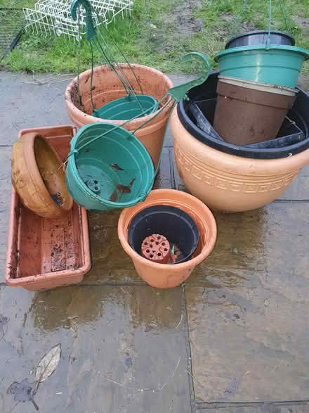 Photo of free Various pots etc (North Cheam SM3) #1