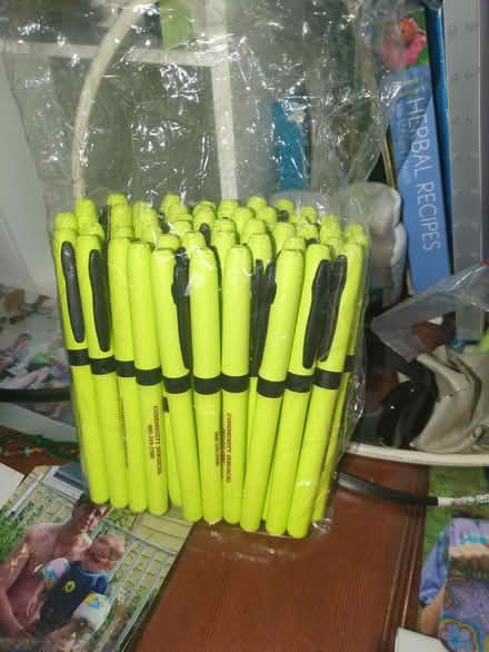 Photo of free Yellow highlighters (Leonardo/Middletown) #1