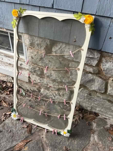 Photo of free Decorative photo hanger (Roland park/Evergreen) #1