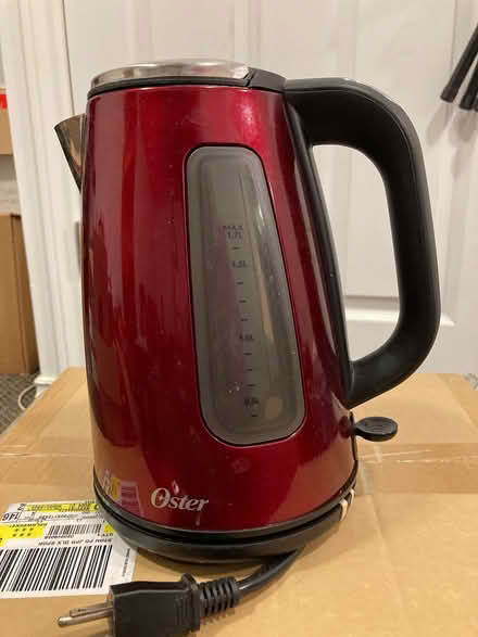 Photo of free Working kettle (Derry and Tenth Line) #1