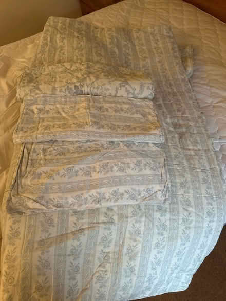 Photo of free King Size Quilted Bed Throw & Pillow Cases (Carlton Colville NR33) #1