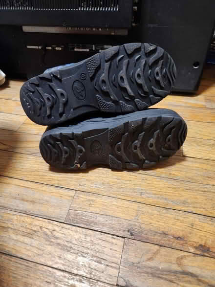 Photo of free Kids snow boots (Williamsburg Brooklyn) #4